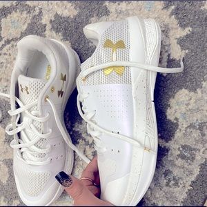 💜UNDER ARMOR TRAINERS